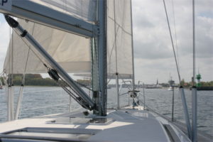 Wiking VII, unsere Elan 431 vor Travemünde