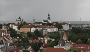 Blick von der Olaikirche auf den Domberg mit guter Zusammenfassung des Wetters.