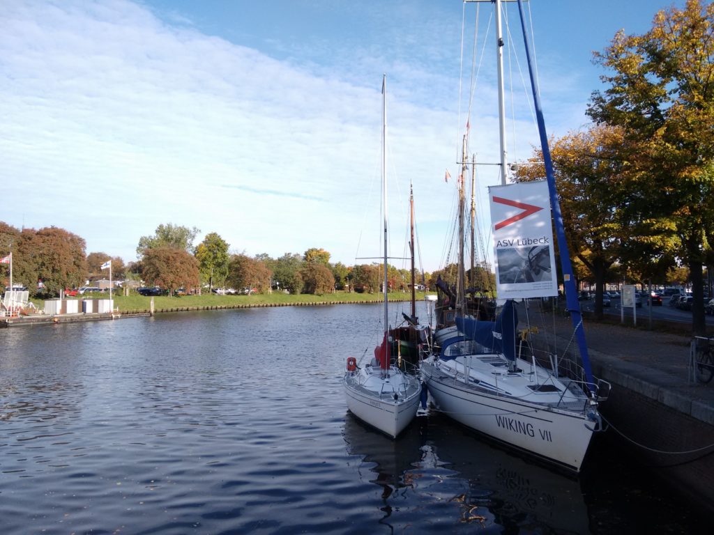 Zwei Boote vom ASV im Museumshafen